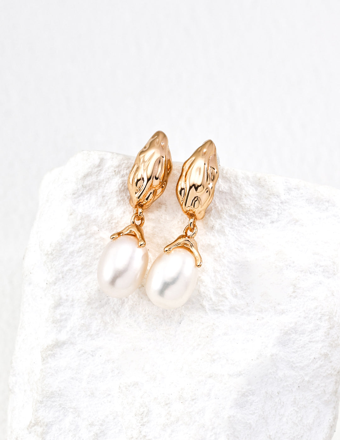 Pearl Anchor Earring