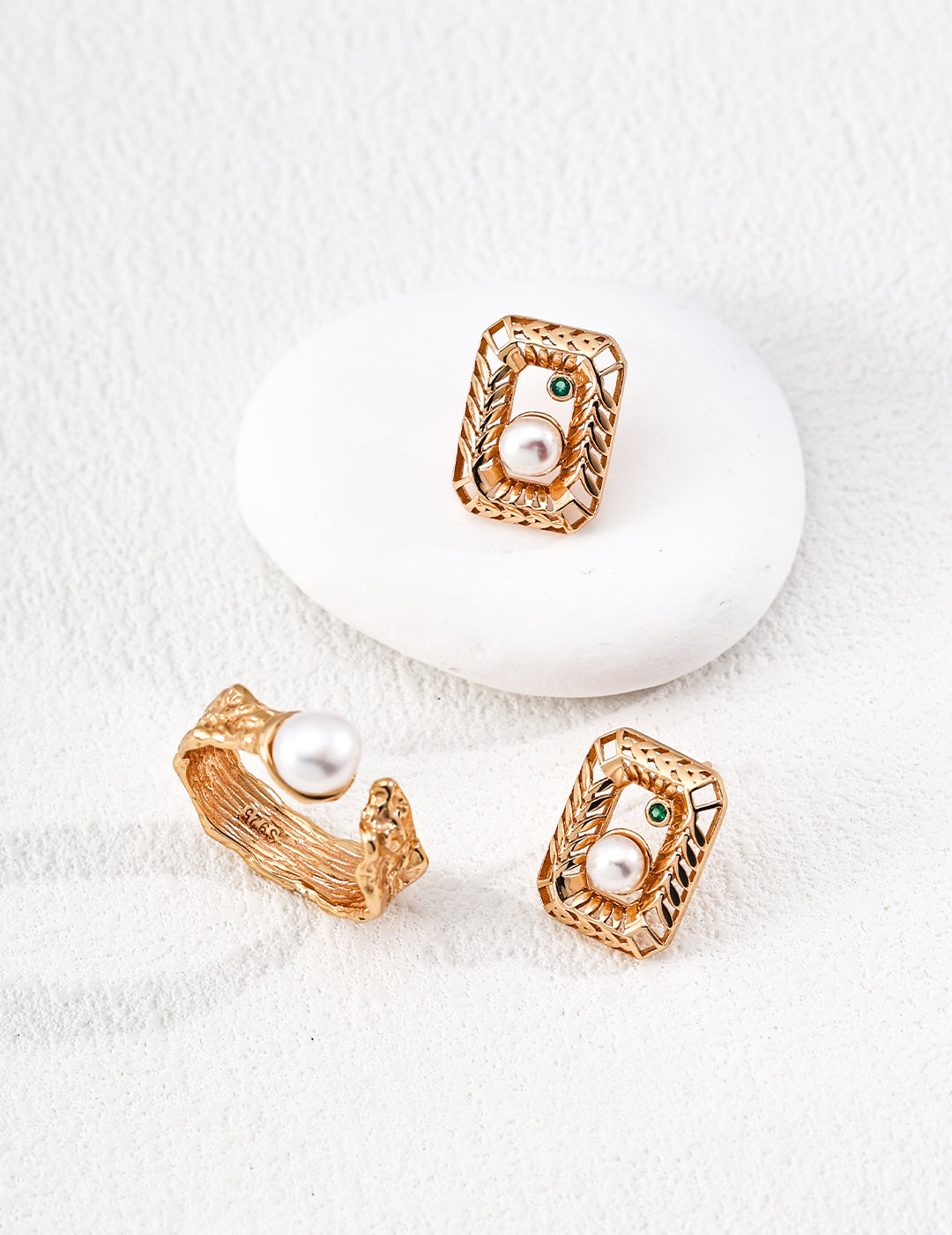Pearl Signal Earring