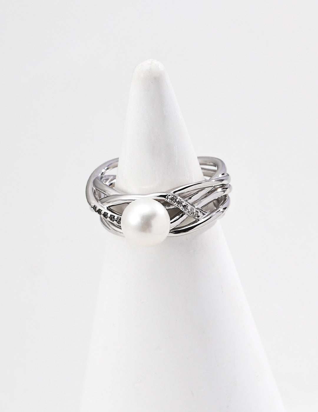 Pearl Axis Ring