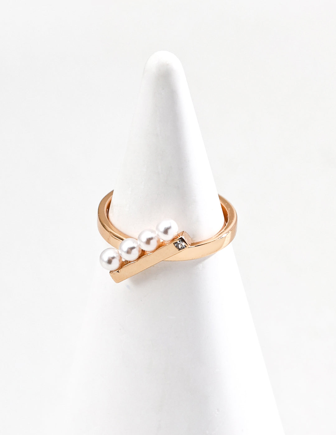 Linear Pearl Ring