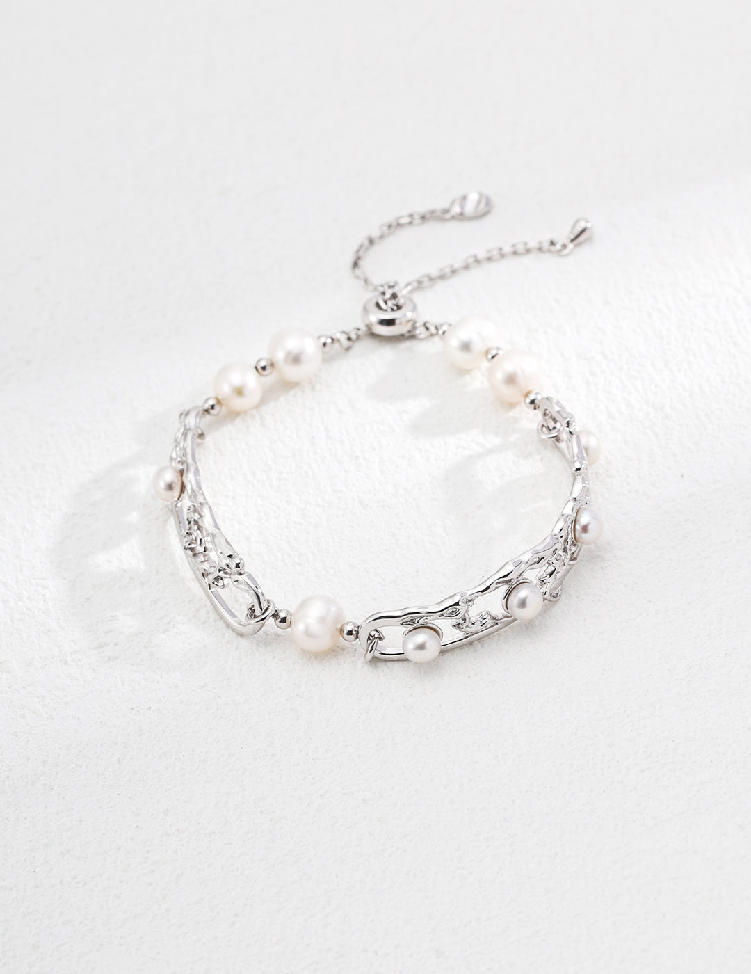 Lustre Pearl Bracelet