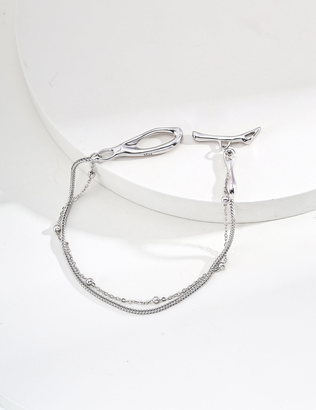 Gleam Line Bracelet
