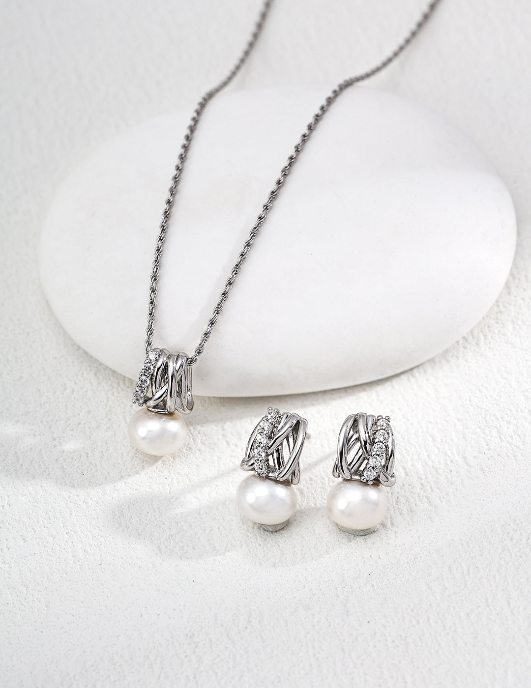 Luminous Weave Necklace