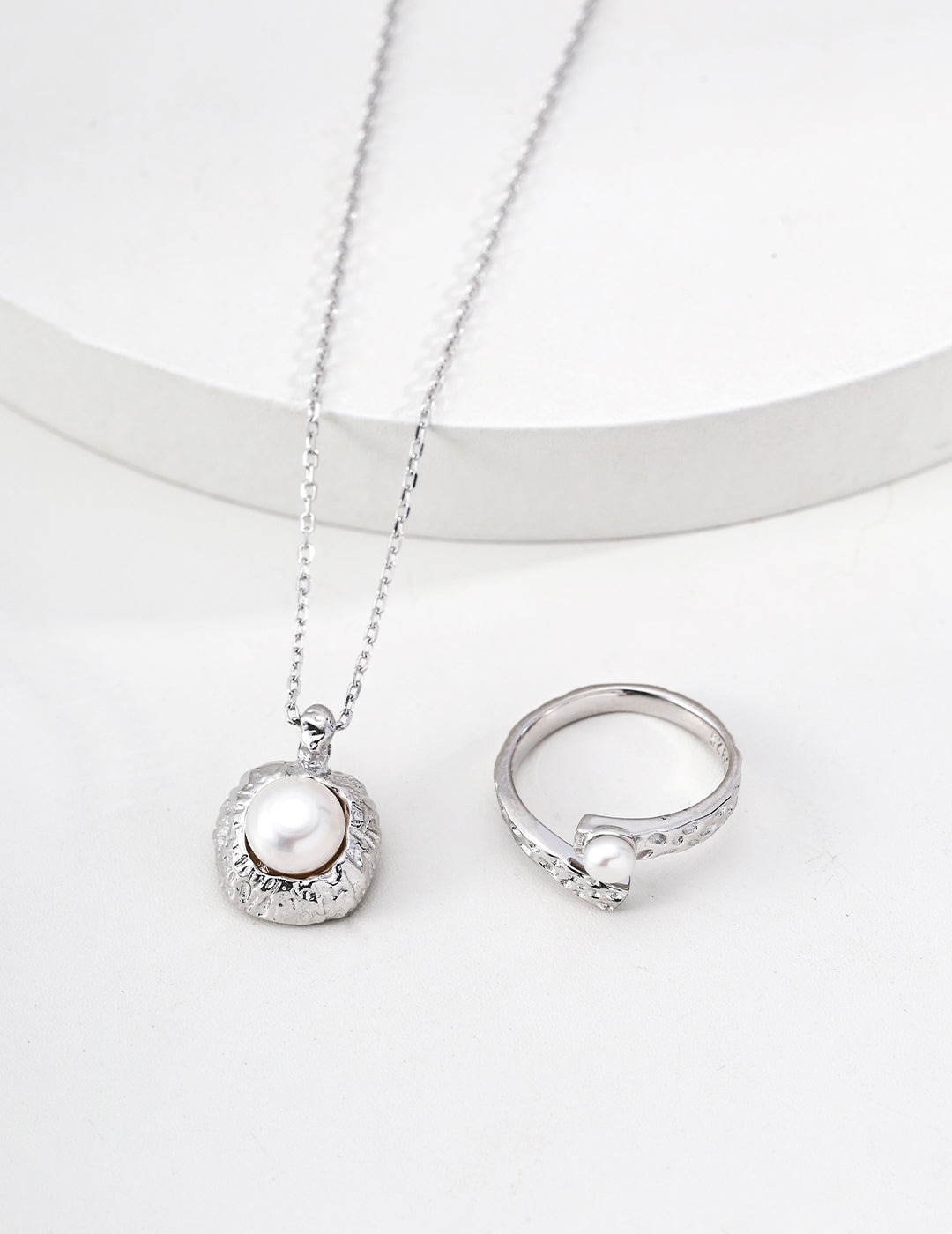 Soft Center Pearl Necklace