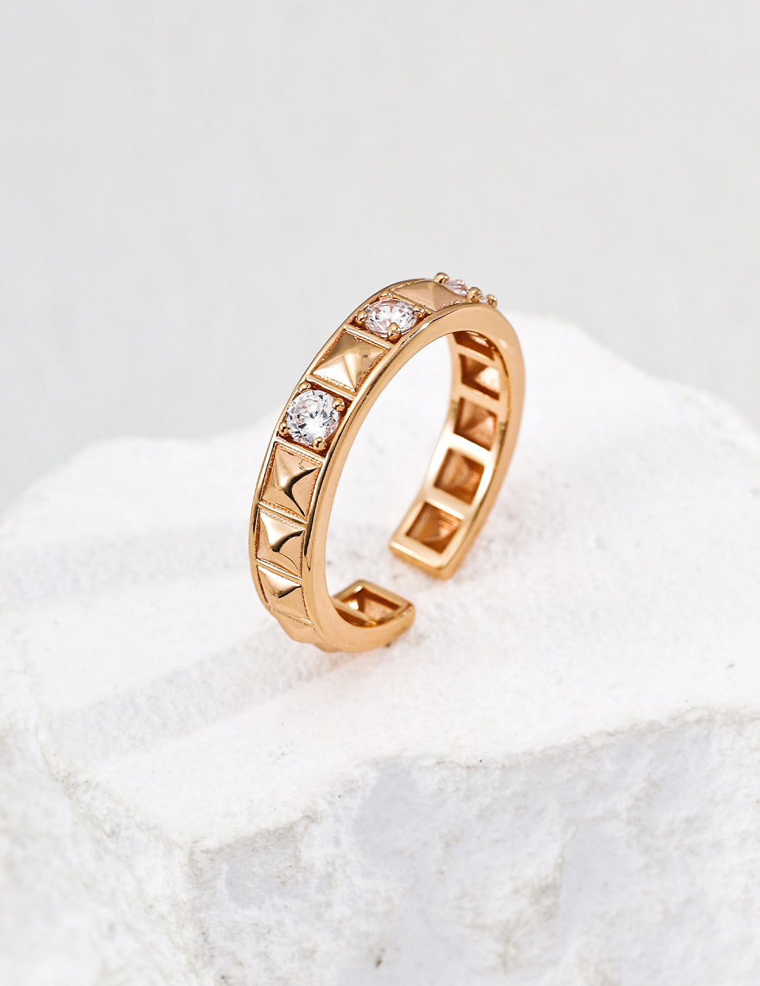 Inner Ray Ring
