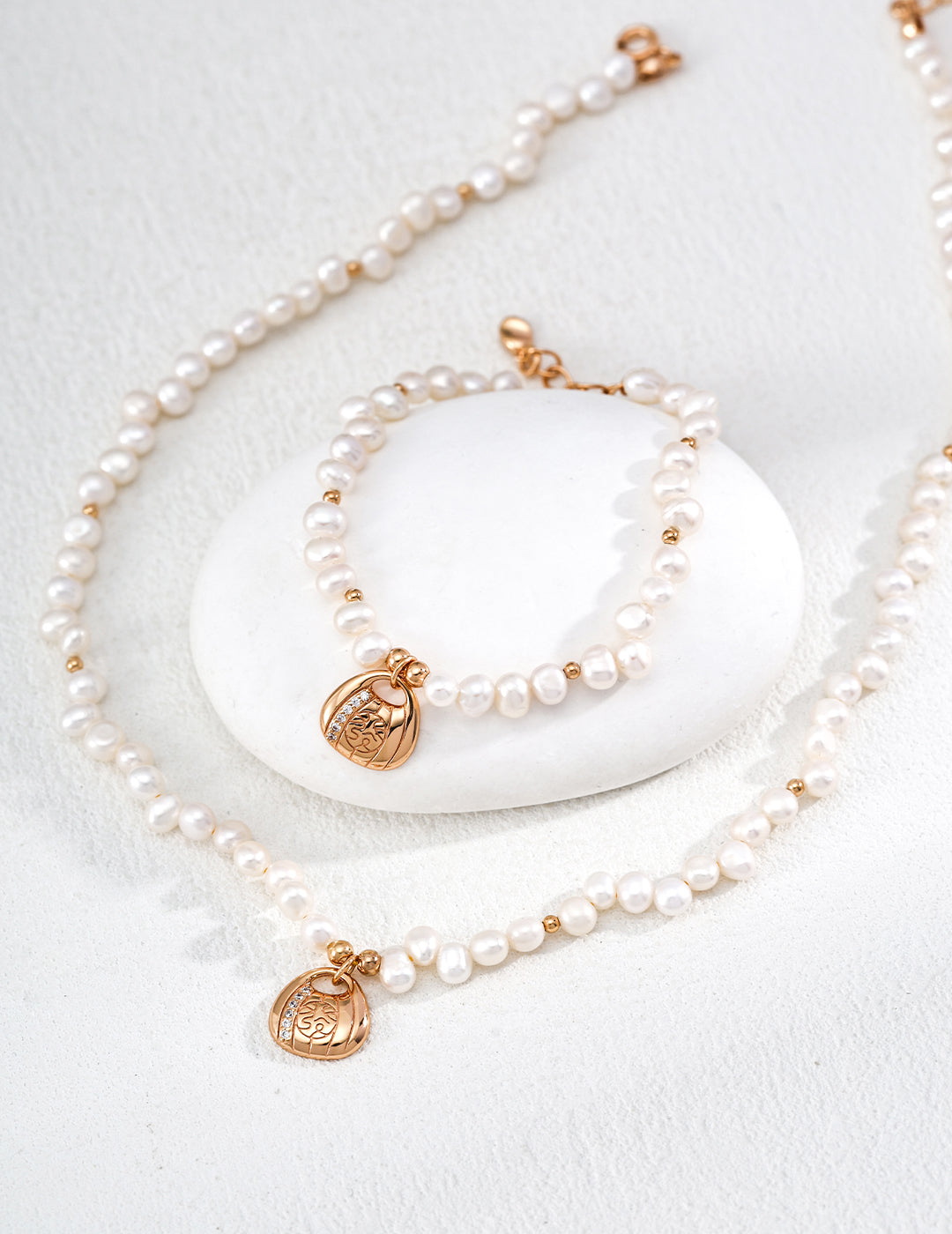 Pearl Current Necklace
