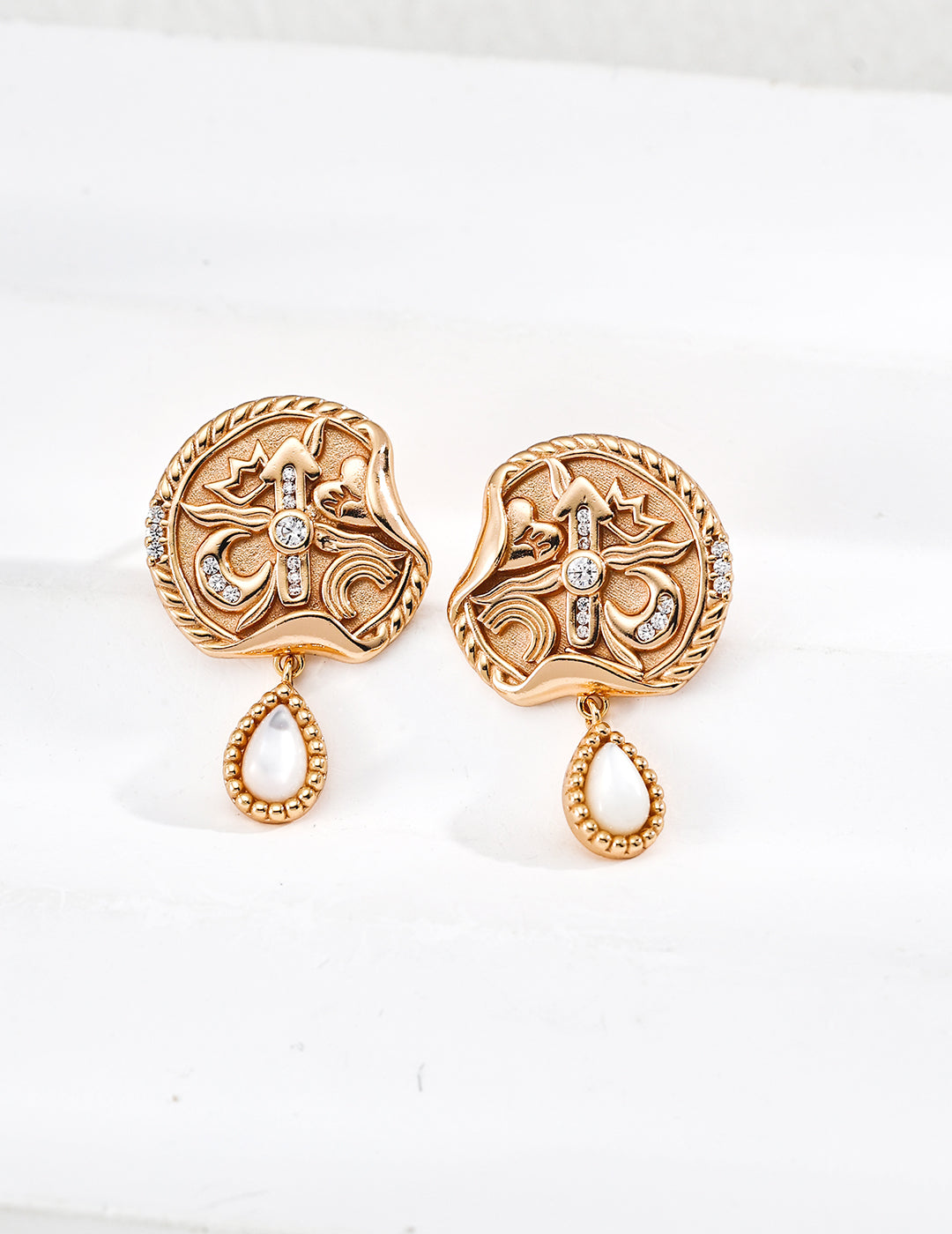 Nacre Halo Earrings
