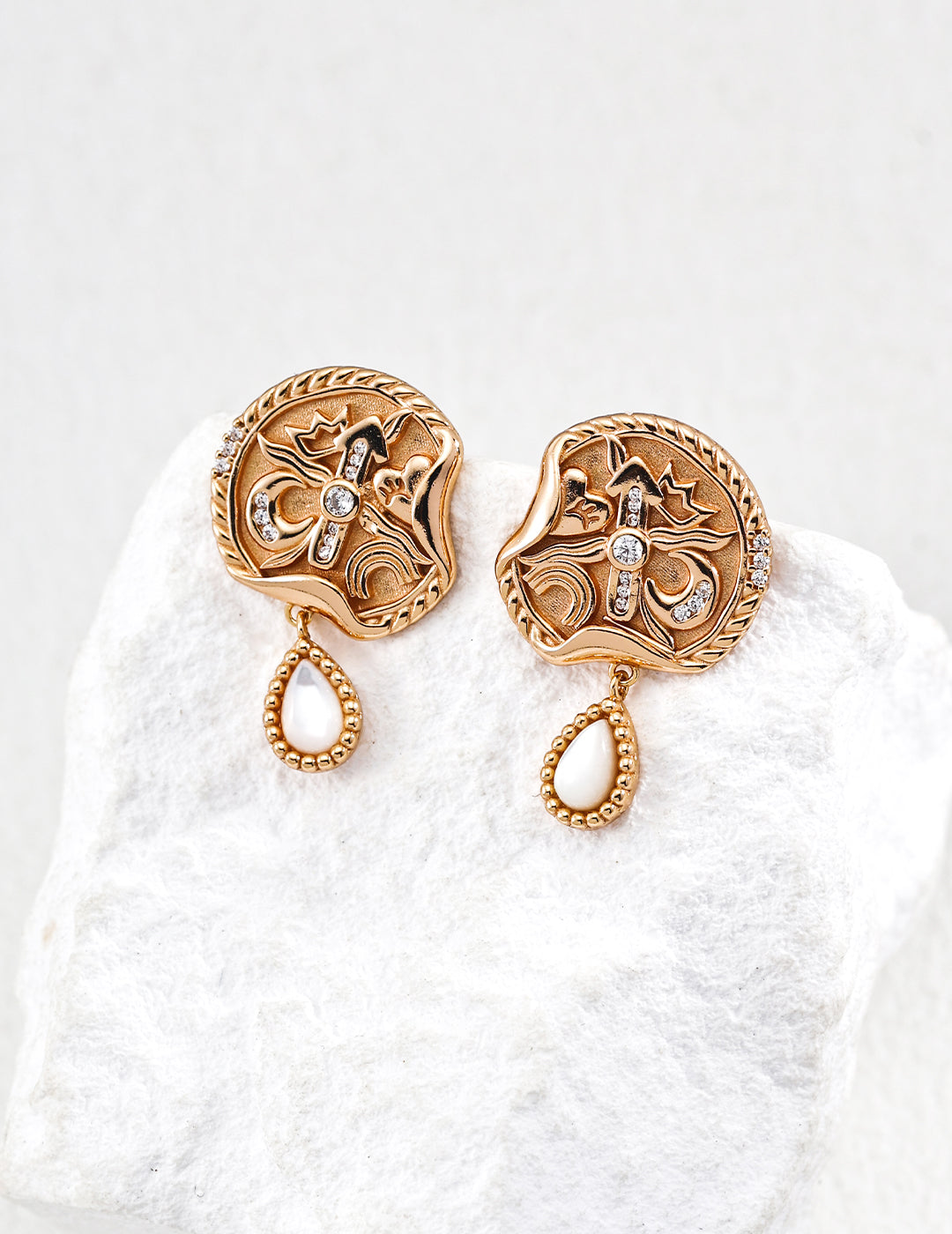 Nacre Halo Earrings