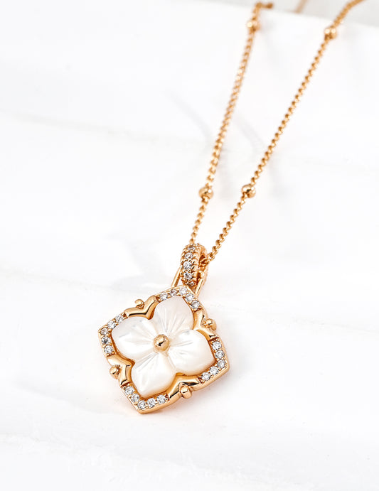 Nacre Compass Necklace