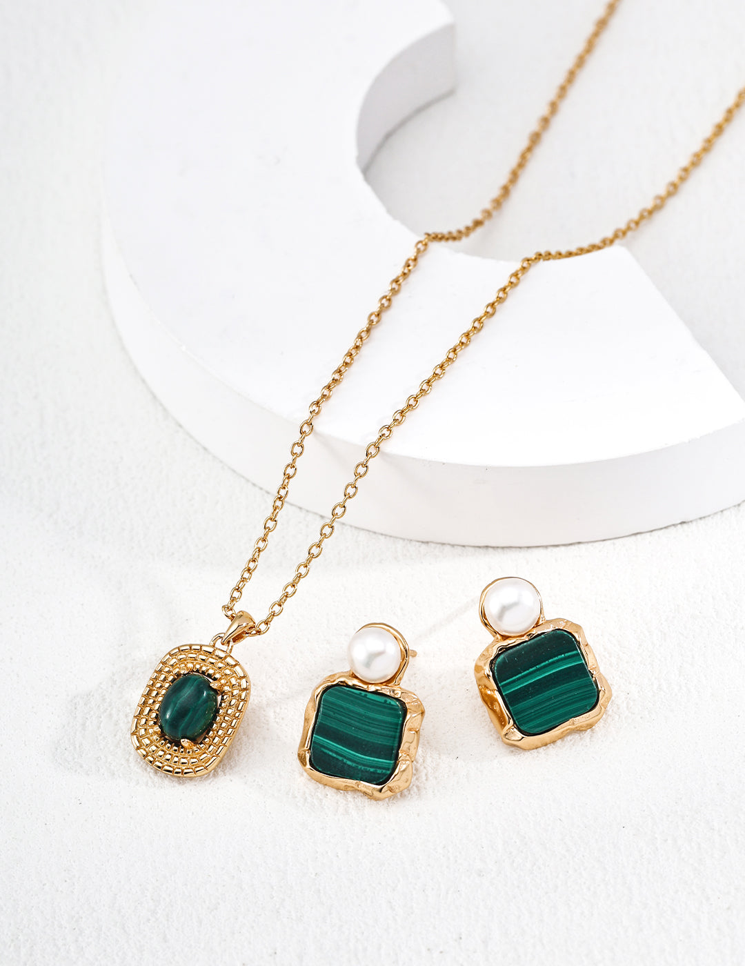 Malachite Nacre Necklace