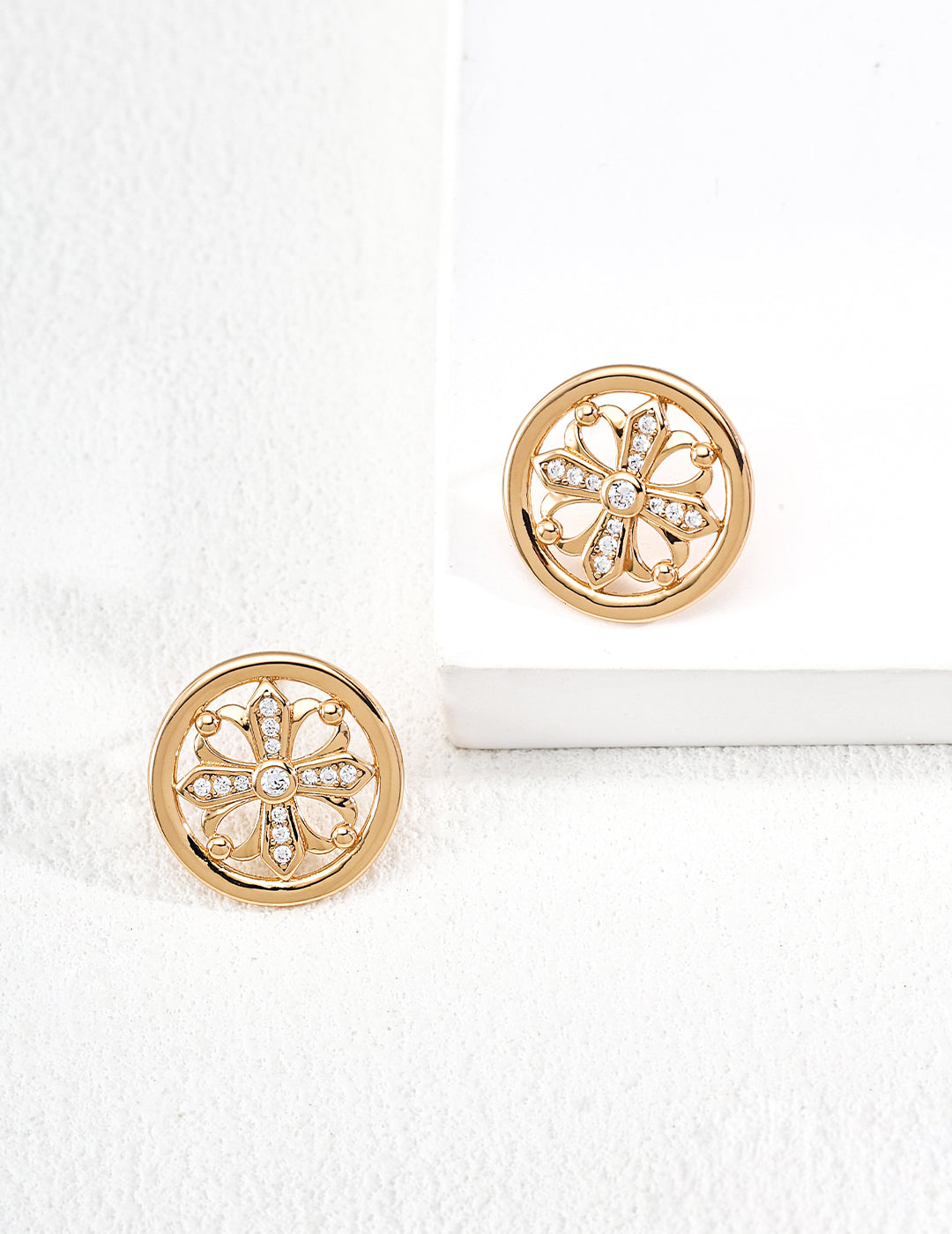 Pearl Halo Earring