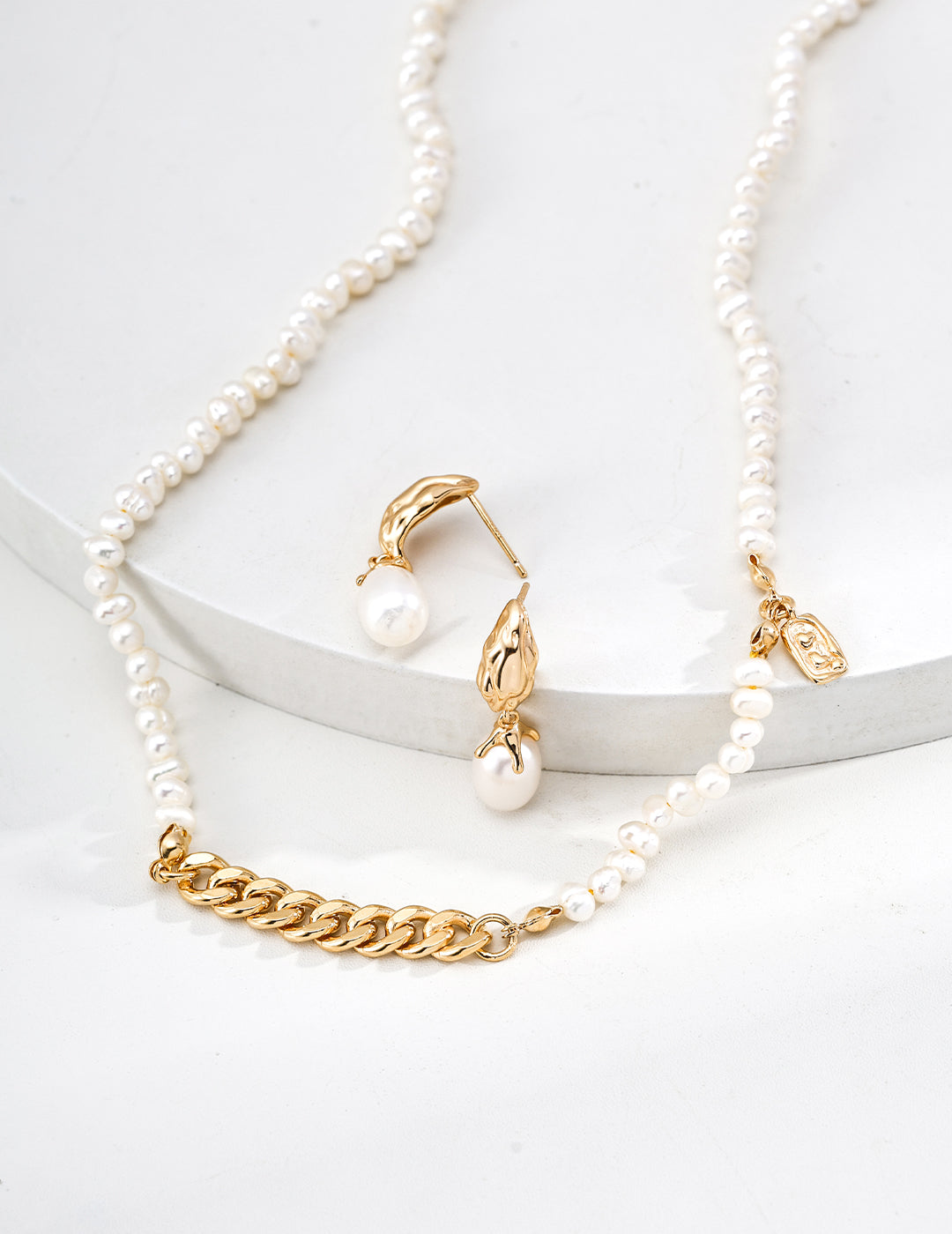 Pearl Anchor Earring