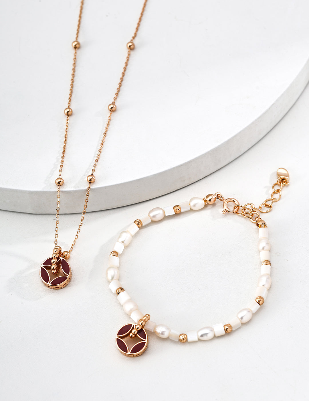 Nacre Pearl Bracelet