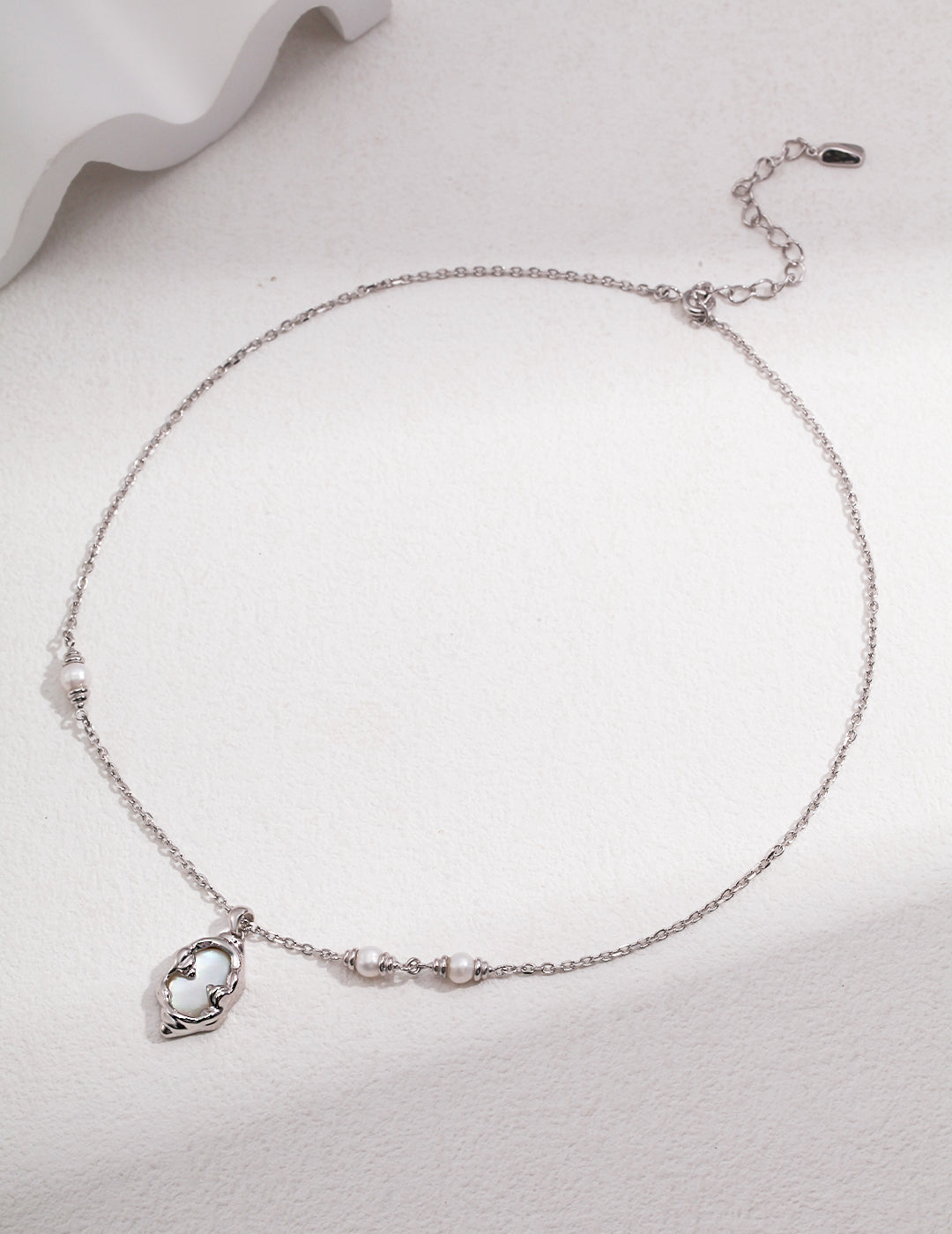 Nacre Pearl Inlay Necklace